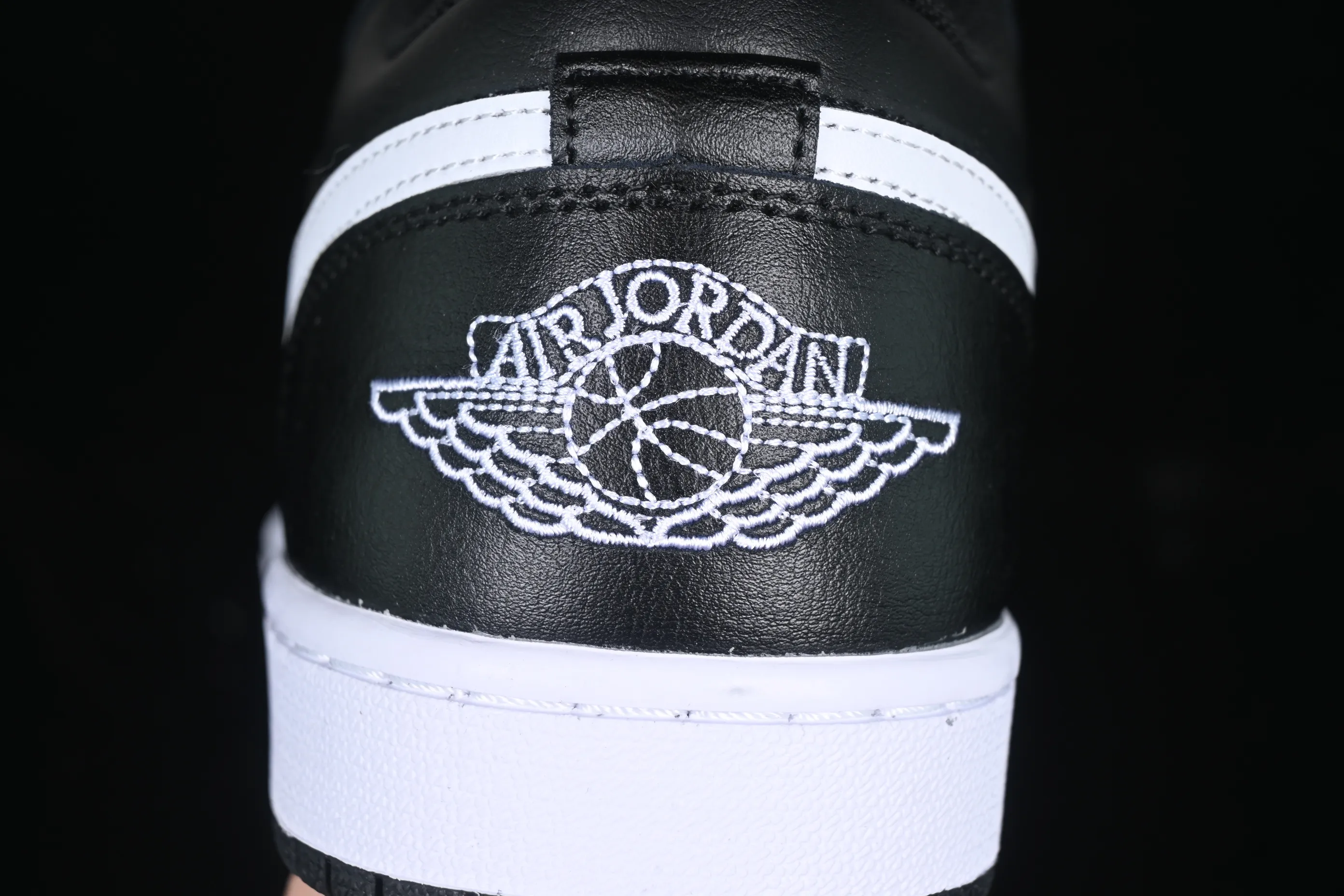 All categories Air Jordan Jordan series basketball shoes Air Jordan 1 Low Air Jordan 1 Low AJ1 Joe 1 black and white low-top retro basketball shoes 553558-043